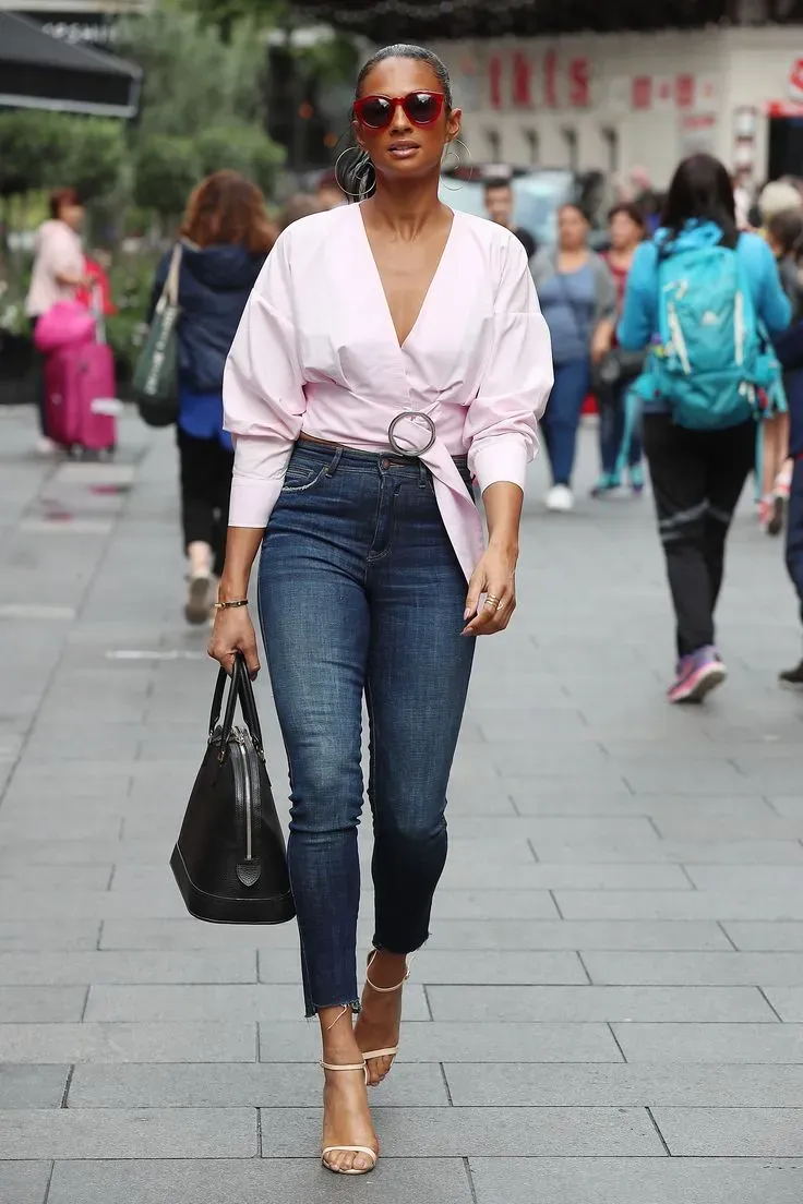 Classic Date Night Outfit Ideas: Jeans Edition