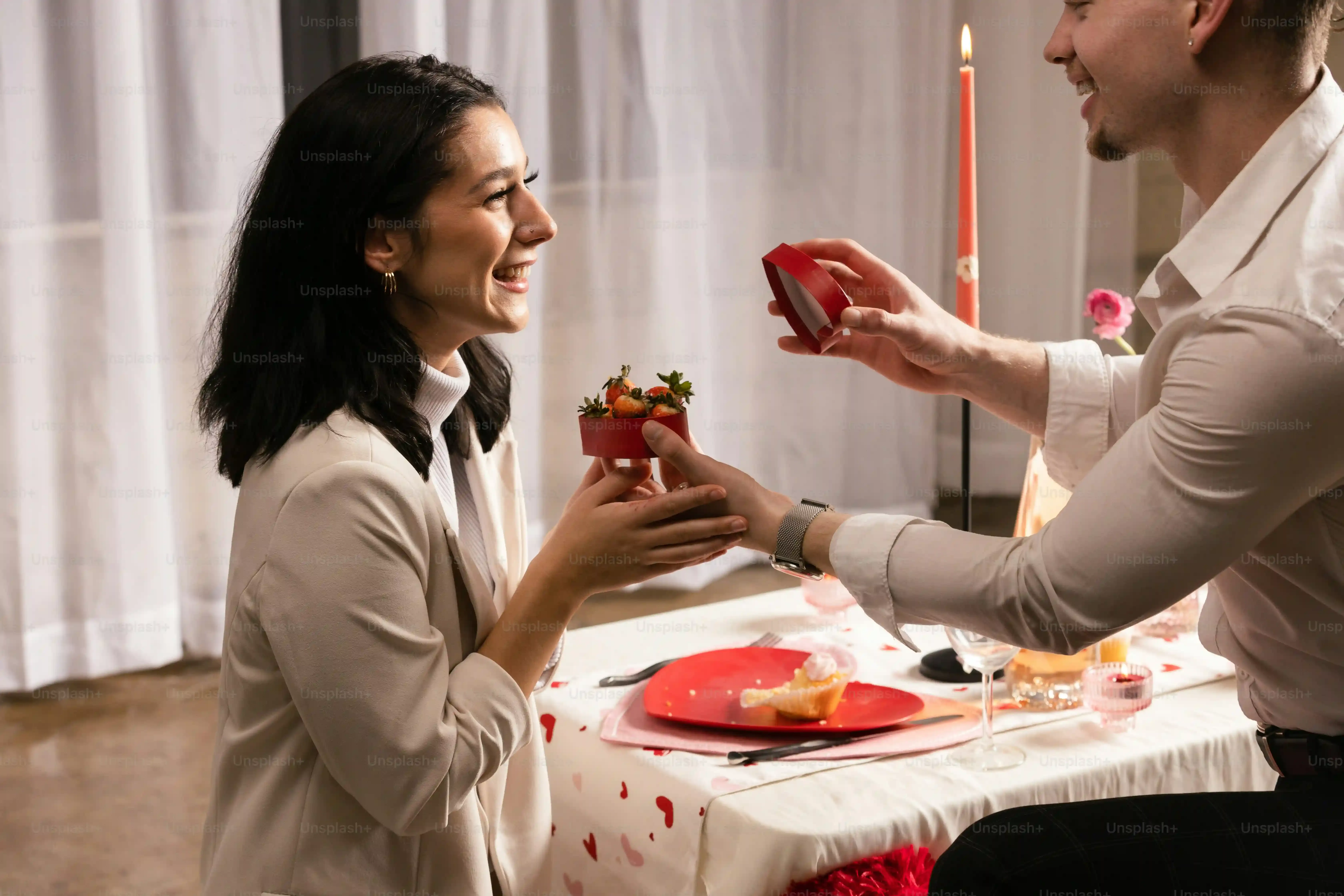 Best Couples Date Night Gift Ideas: Find Perfect Gifts