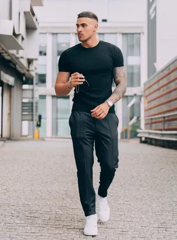 Crafting Your Look: First Date Outfit Ideas for Guys for Any Scenario