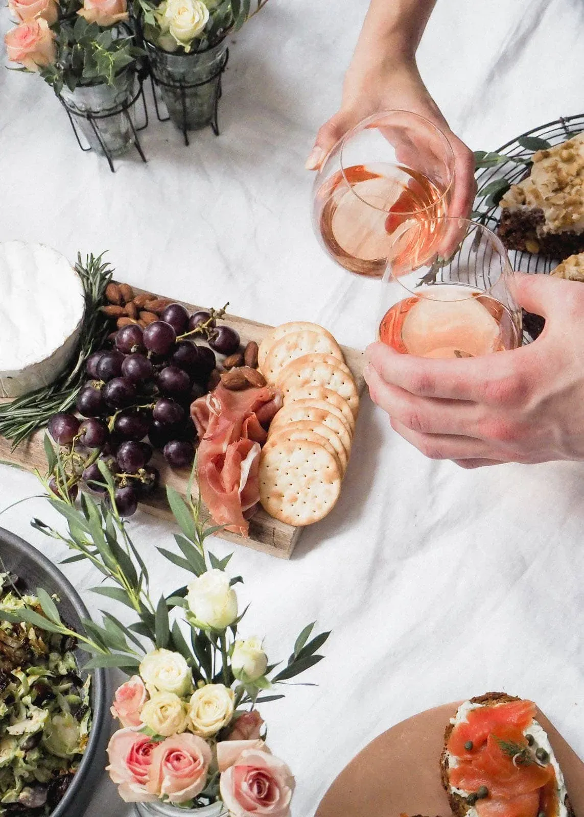Perfect date night indoor picnic ideas for a night in