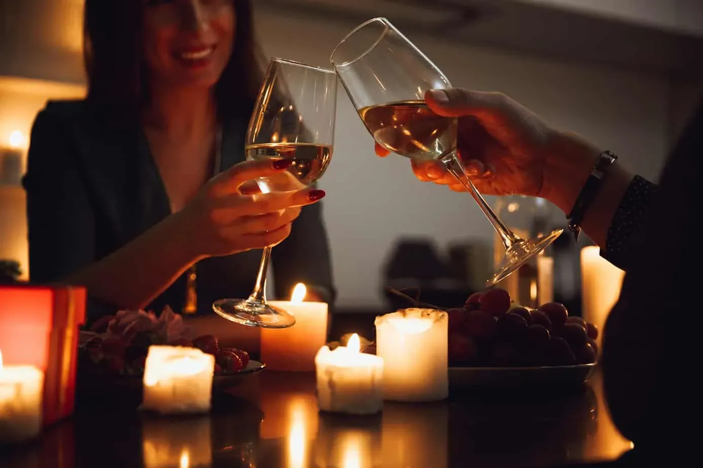 Hitting the Town: Late Night Dates and Nightlife