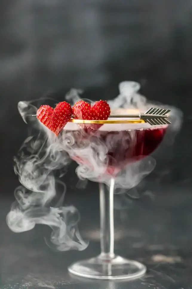 Setting the Mood: Why Drinks Matter for a Romantic Night