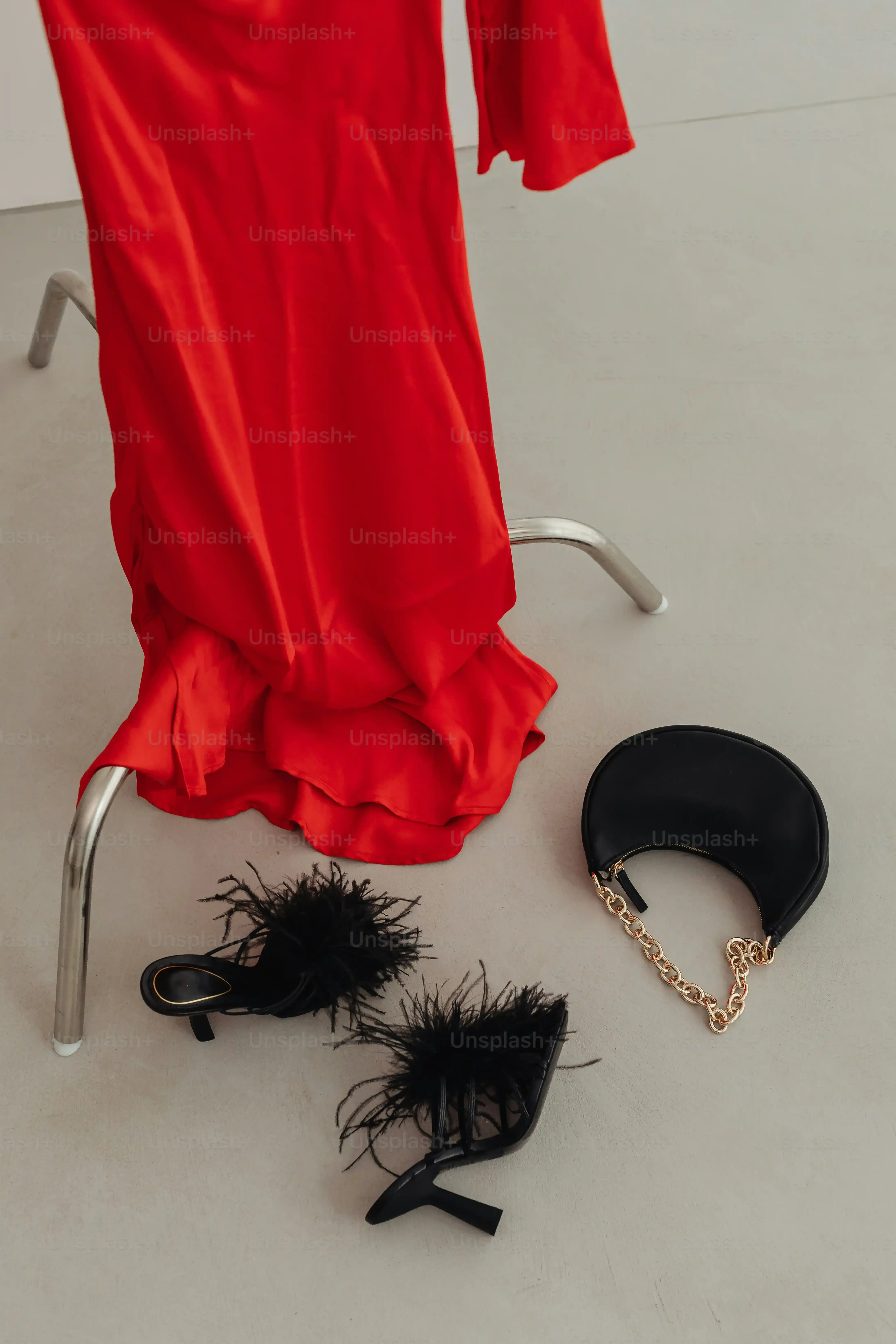 Stepping it Up: Chic Outfit Ideas for a Date Night Dinner or Drinks